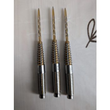 Bull's Stinger 90% tungsten 21g darts nyíl (használt)